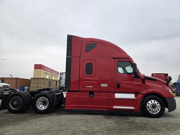 FREIGHTLINER CASCADIA 126SLP 2022