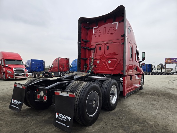 FREIGHTLINER CASCADIA 126SLP 2022