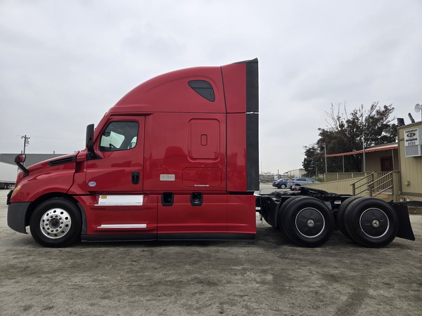 FREIGHTLINER CASCADIA 126SLP 2022