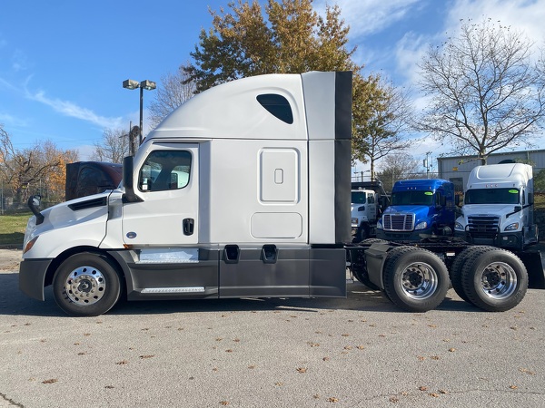 FREIGHTLINER CASCADIA 126SLP 2022