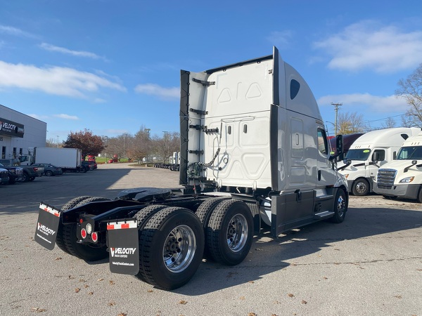 FREIGHTLINER CASCADIA 126SLP 2022