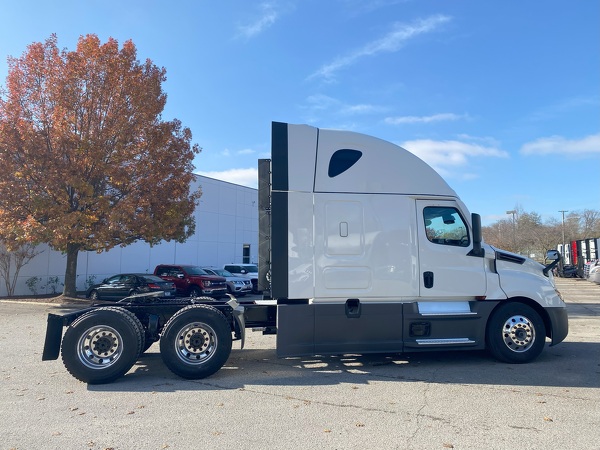 FREIGHTLINER CASCADIA 126SLP 2022