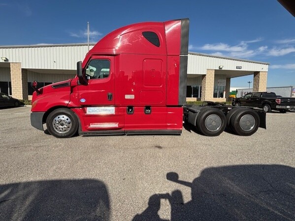 FREIGHTLINER CASCADIA 126SLP 2022