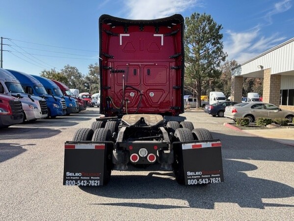 FREIGHTLINER CASCADIA 126SLP 2022