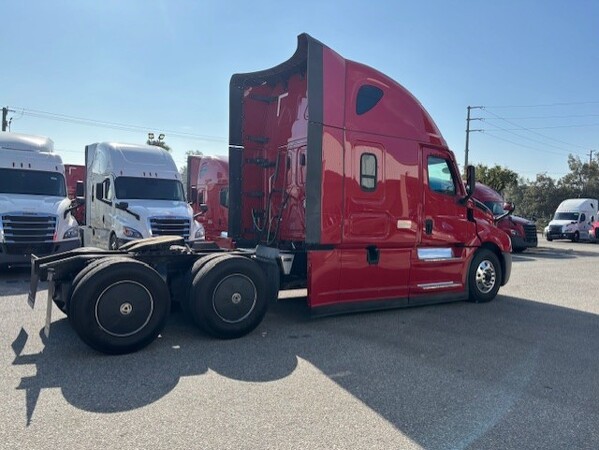 FREIGHTLINER CASCADIA 126SLP 2022