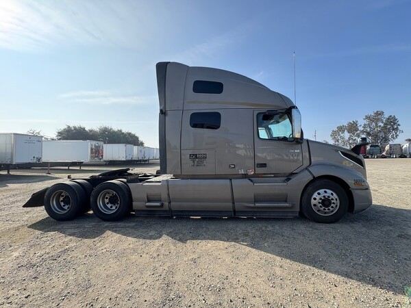 VOLVO VNL760 2024