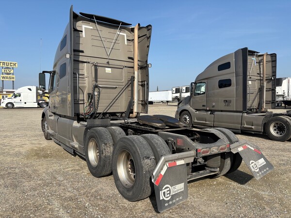 VOLVO VNL760 2024