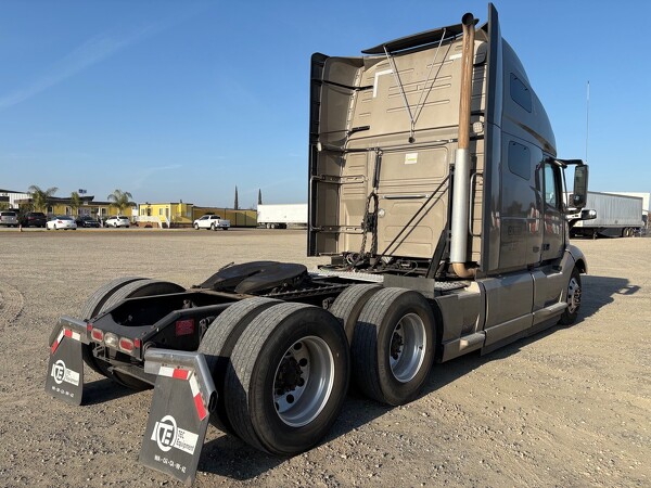 VOLVO VNL760 2024