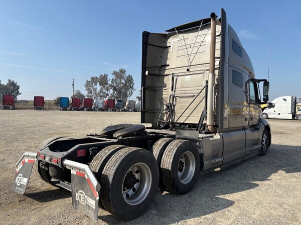 VOLVO VNL760 2024