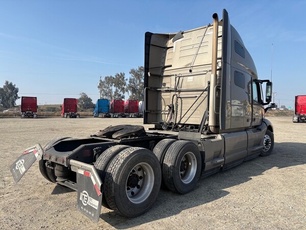 VOLVO VNL760 2024