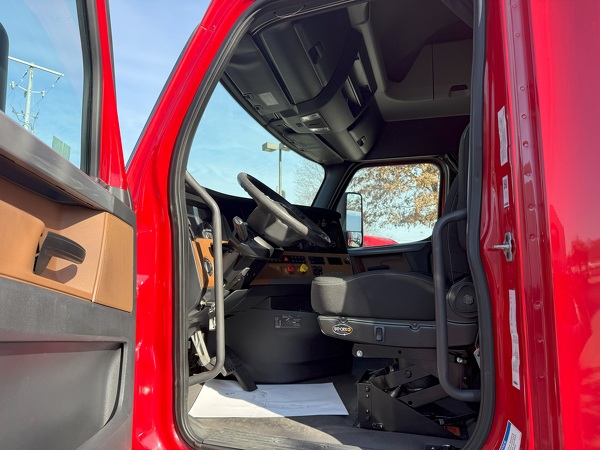 FREIGHTLINER CASCADIA 126SLP 2020