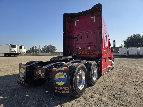 FREIGHTLINER CASCADIA 126SLP 2022