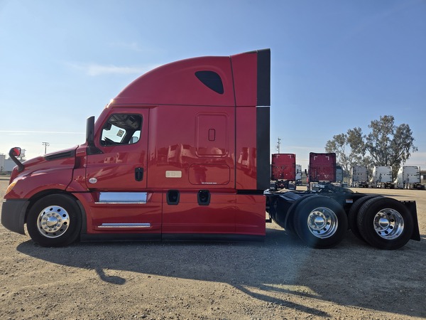 FREIGHTLINER CASCADIA 126SLP 2022