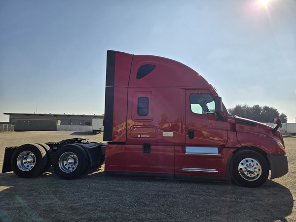 FREIGHTLINER CASCADIA 126SLP 2022