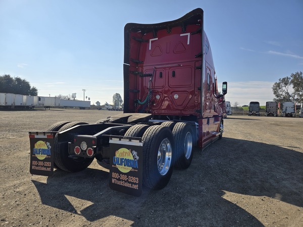 FREIGHTLINER CASCADIA 126SLP 2022