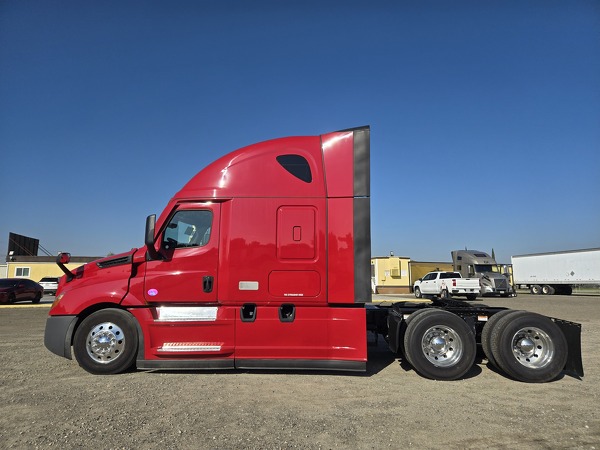 FREIGHTLINER CASCADIA 126SLP 2022