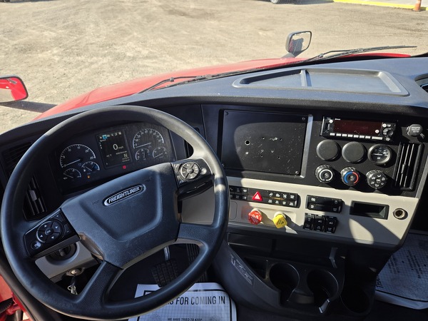 FREIGHTLINER CASCADIA 126SLP 2022