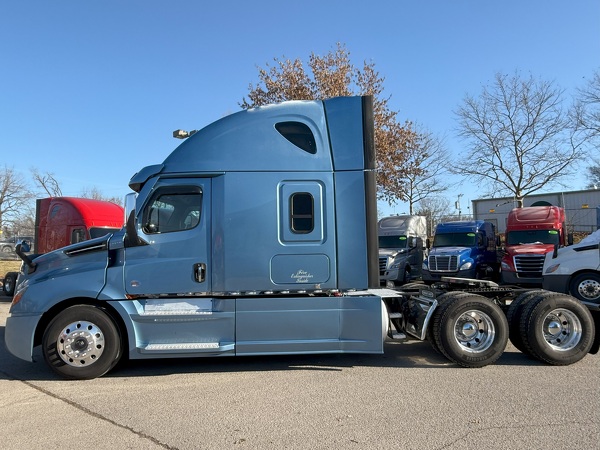 FREIGHTLINER CASCADIA 126SLP 2023