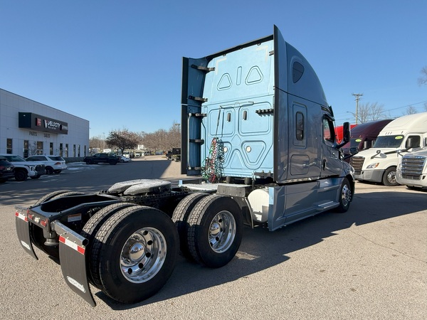 FREIGHTLINER CASCADIA 126SLP 2023