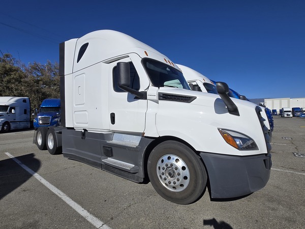 FREIGHTLINER CASCADIA 126SLP 2023