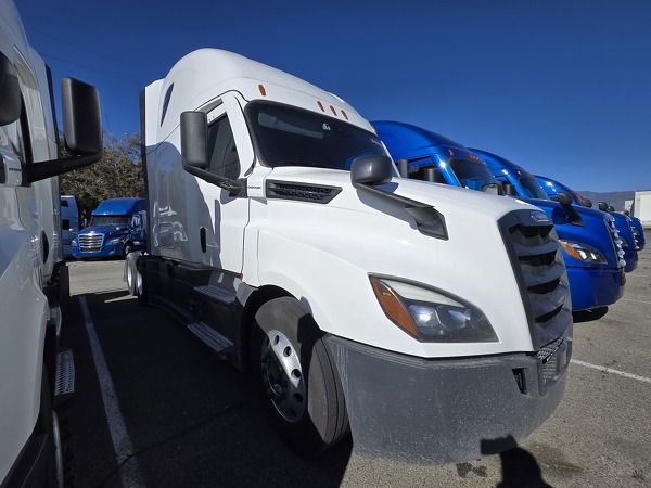 FREIGHTLINER CASCADIA 126SLP 2023