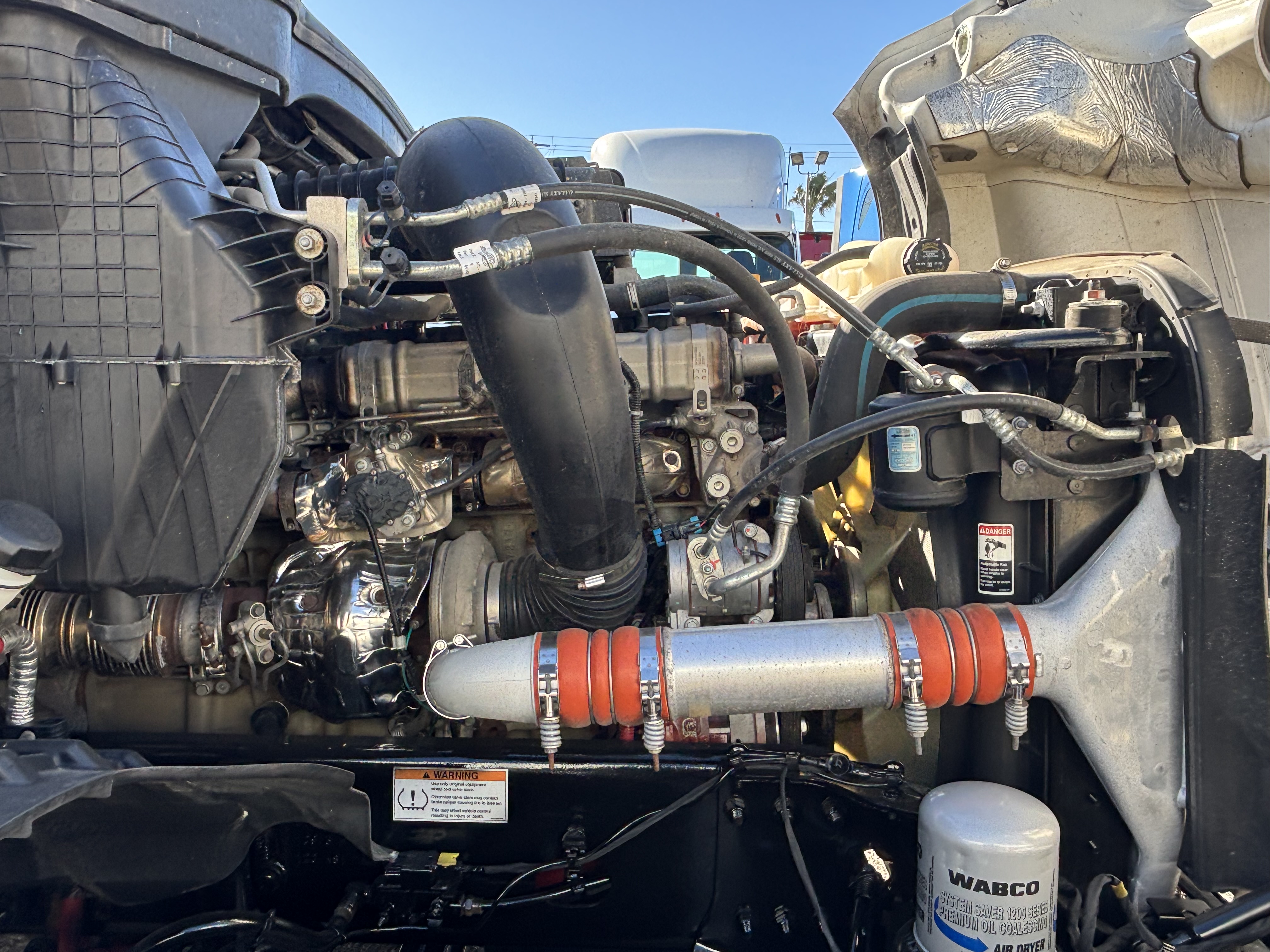 2023 FREIGHTLINER CASCADIA 126SLP - image 4