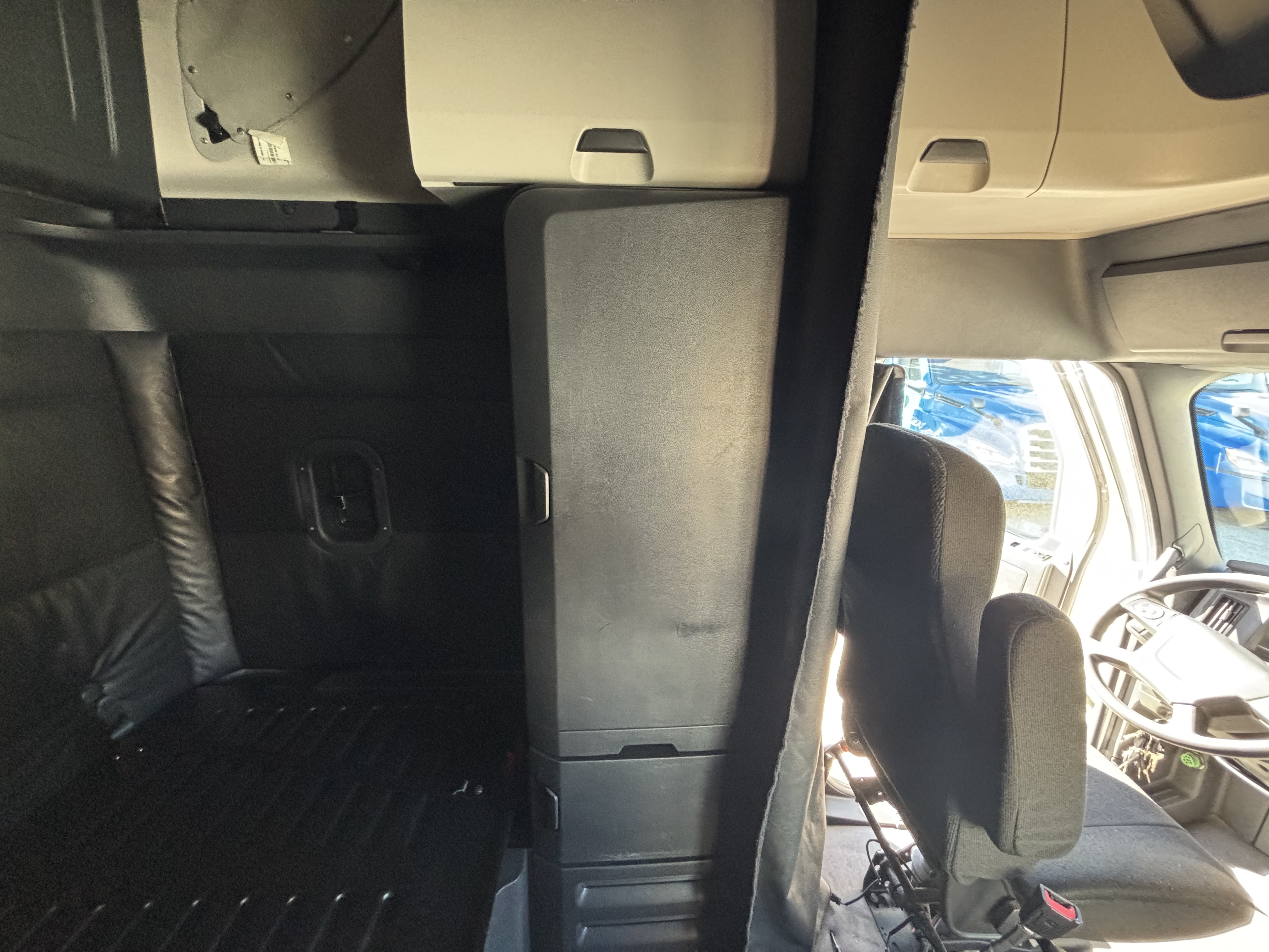 2023 FREIGHTLINER CASCADIA 126SLP - image 16