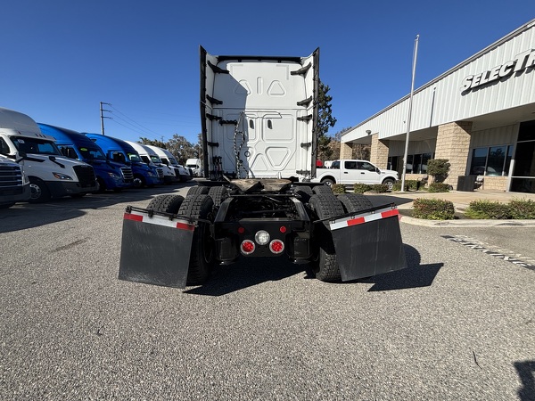 FREIGHTLINER CASCADIA 126SLP 2023