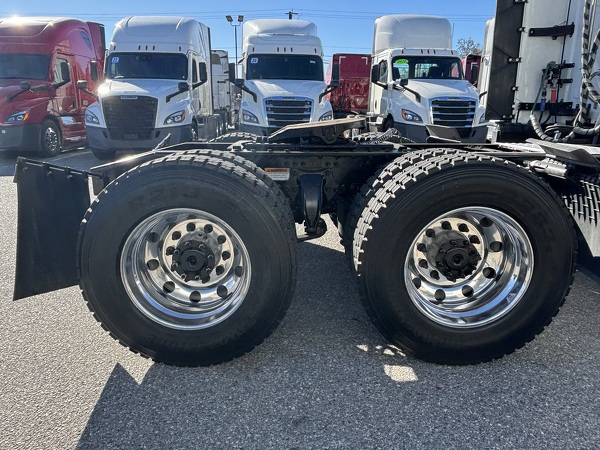 FREIGHTLINER CASCADIA 126SLP 2023