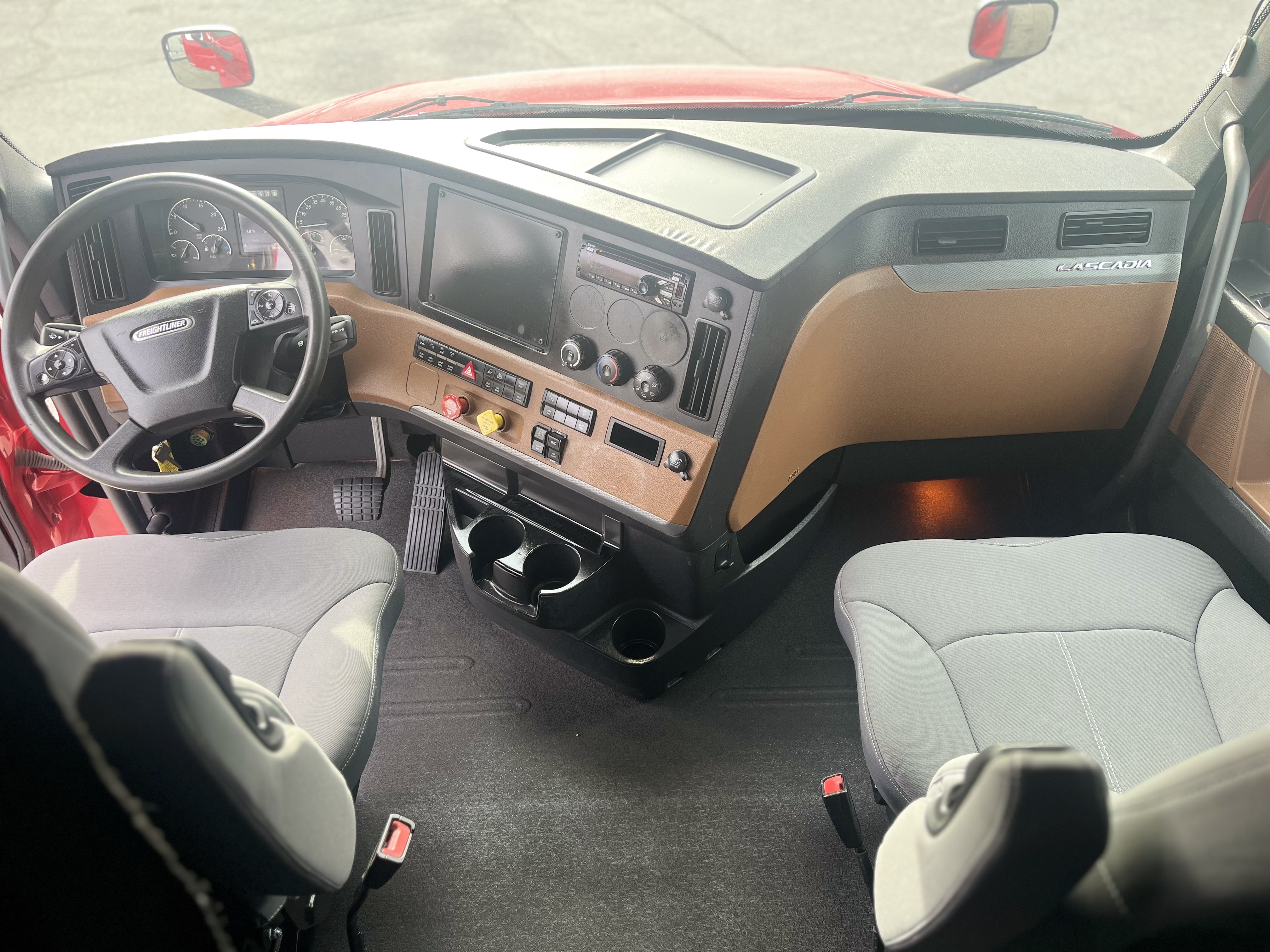 2020 FREIGHTLINER CASCADIA 126SLP - image 18