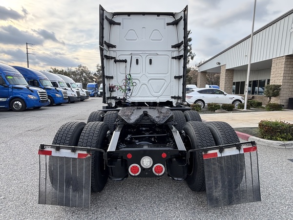 FREIGHTLINER CASCADIA 126SLP 2023