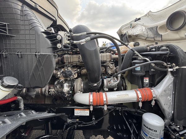 FREIGHTLINER CASCADIA 126SLP 2023