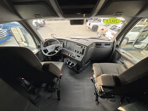 FREIGHTLINER CASCADIA 126SLP 2023