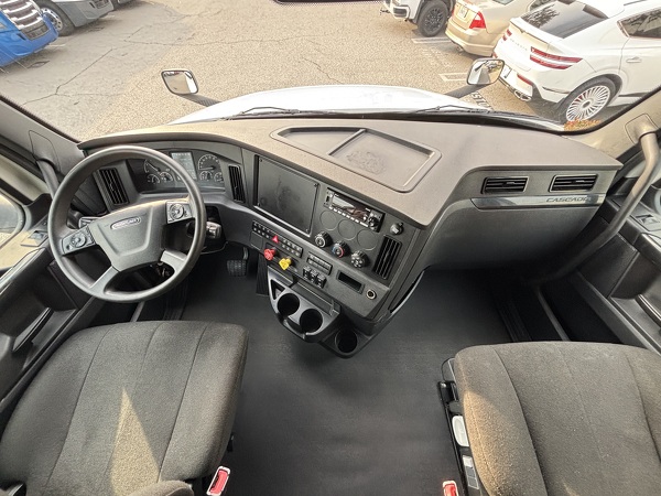 FREIGHTLINER CASCADIA 126SLP 2023