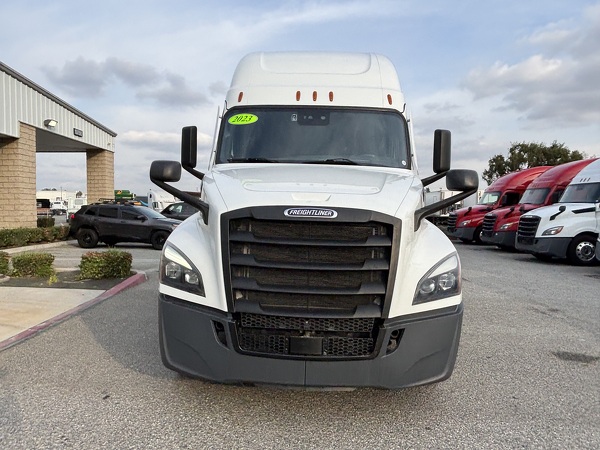 FREIGHTLINER CASCADIA 126SLP 2023