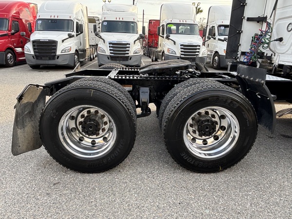 FREIGHTLINER CASCADIA 126SLP 2023