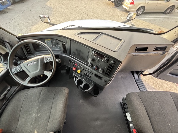 FREIGHTLINER CASCADIA 126SLP 2023