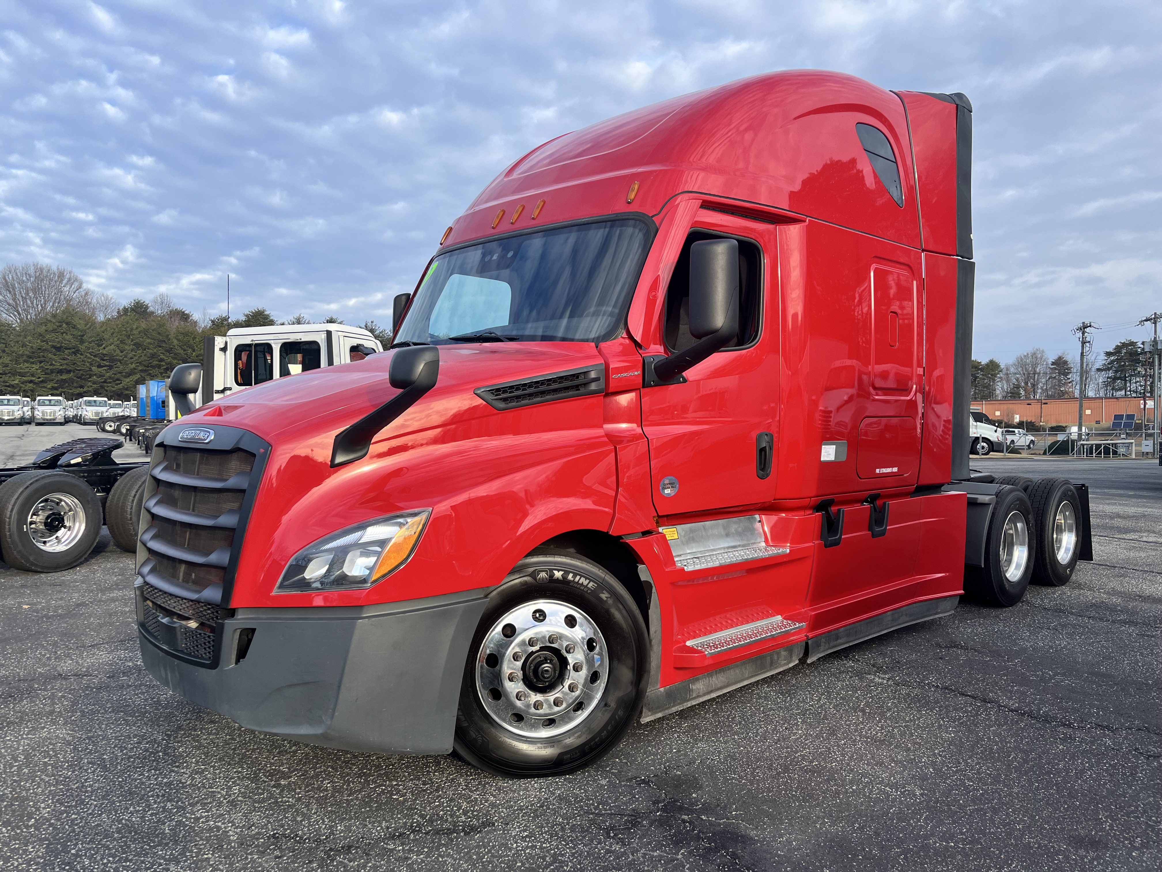 2022 FREIGHTLINER CASCADIA 126SLP - image 1