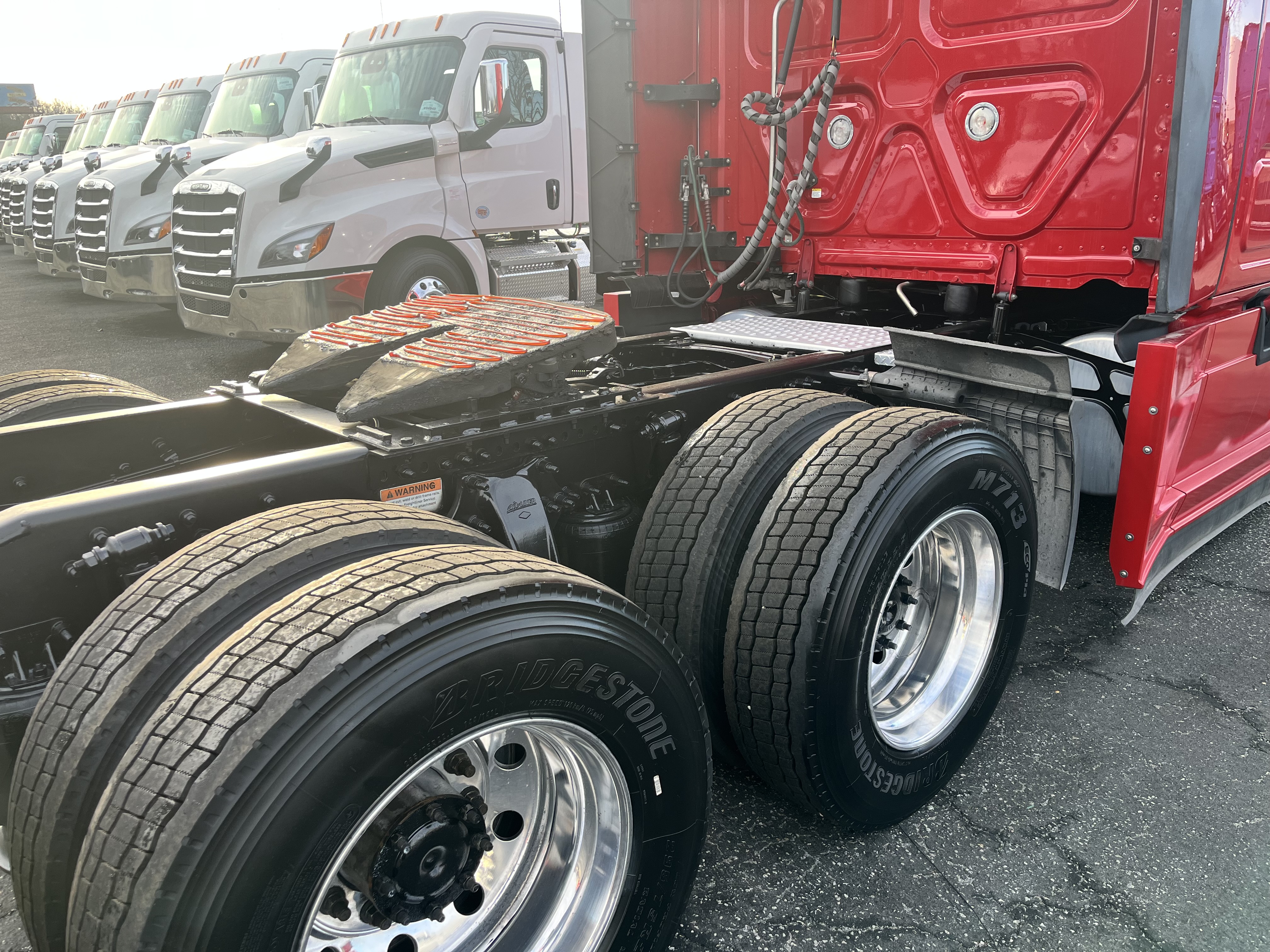 2022 FREIGHTLINER CASCADIA 126SLP - image 4