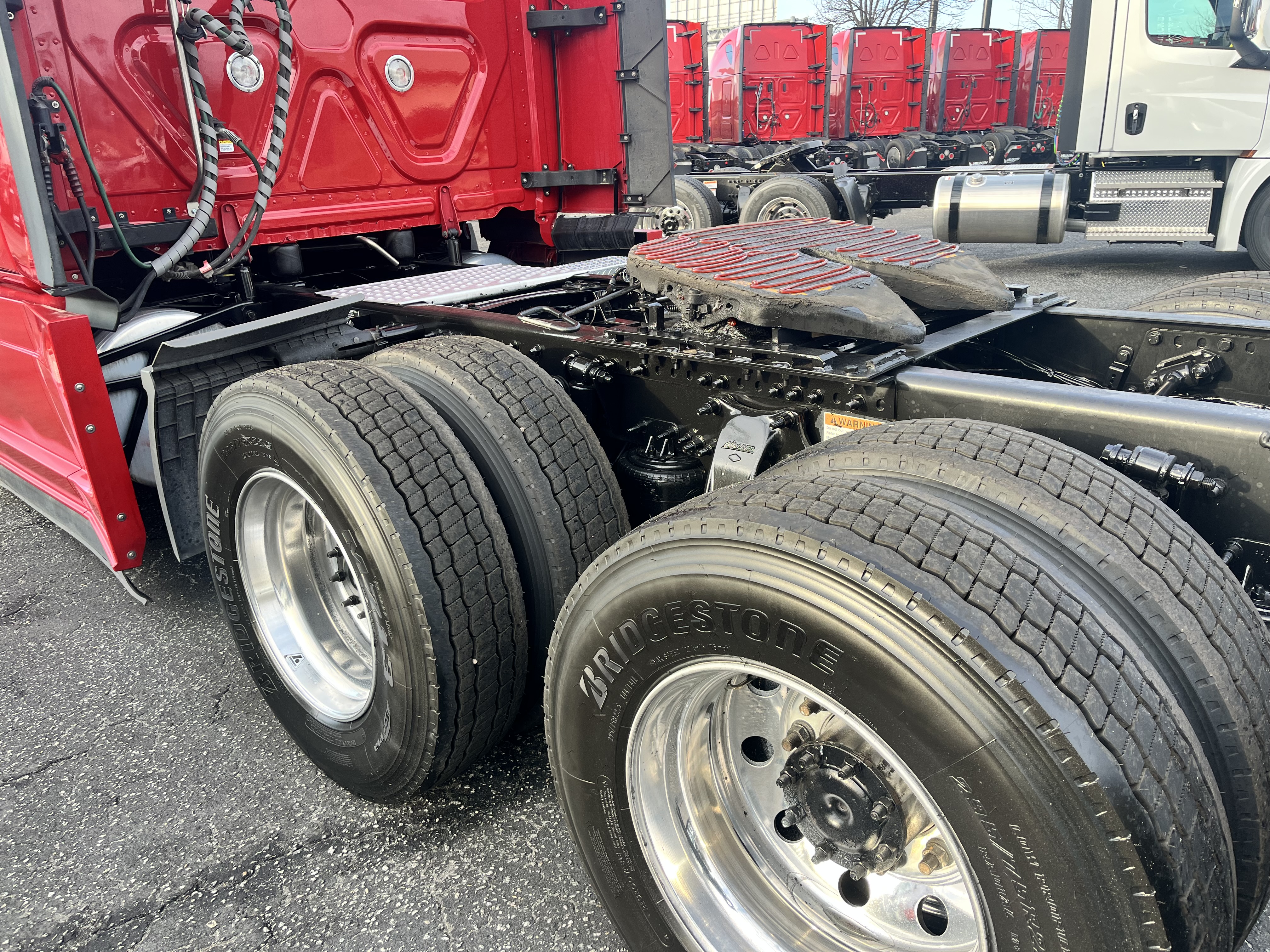 2022 FREIGHTLINER CASCADIA 126SLP - image 2