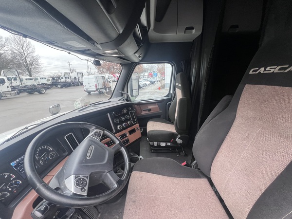 FREIGHTLINER CASCADIA 126SLP 2021