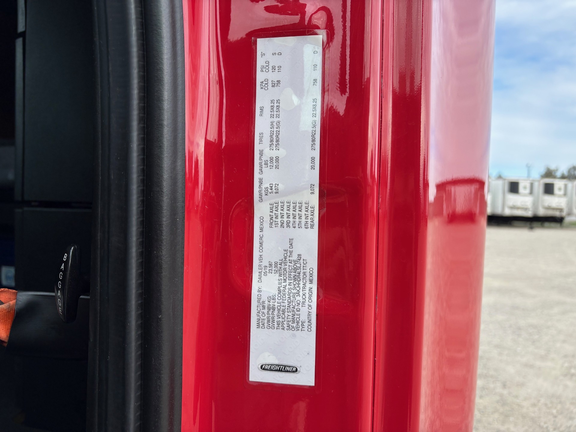 2020 FREIGHTLINER CASCADIA 126SLP - image 24