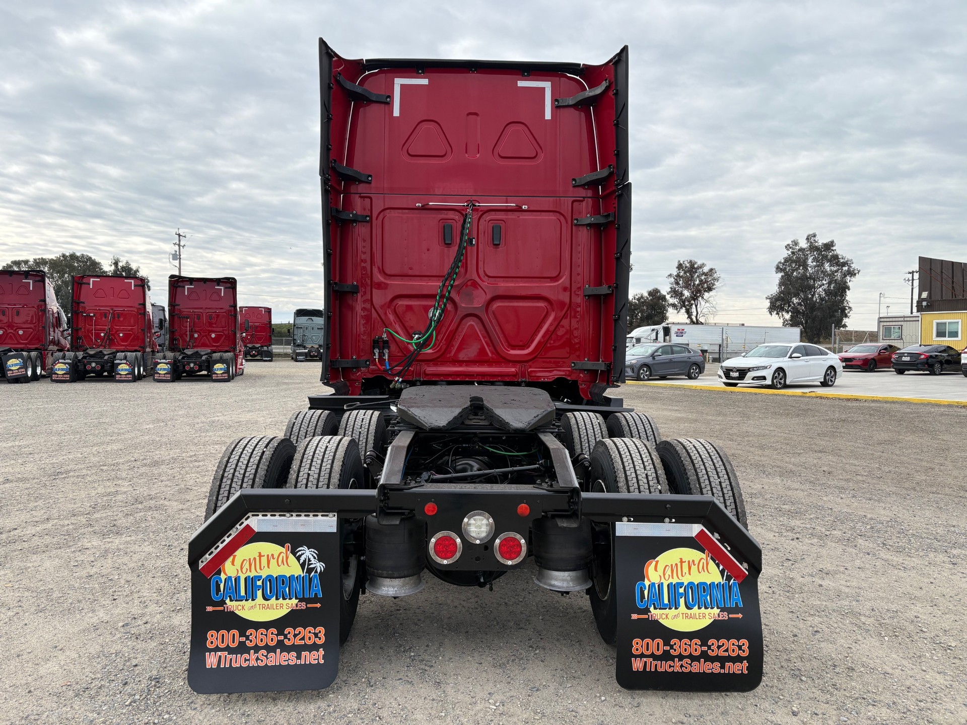 2020 FREIGHTLINER CASCADIA 126SLP - image 3