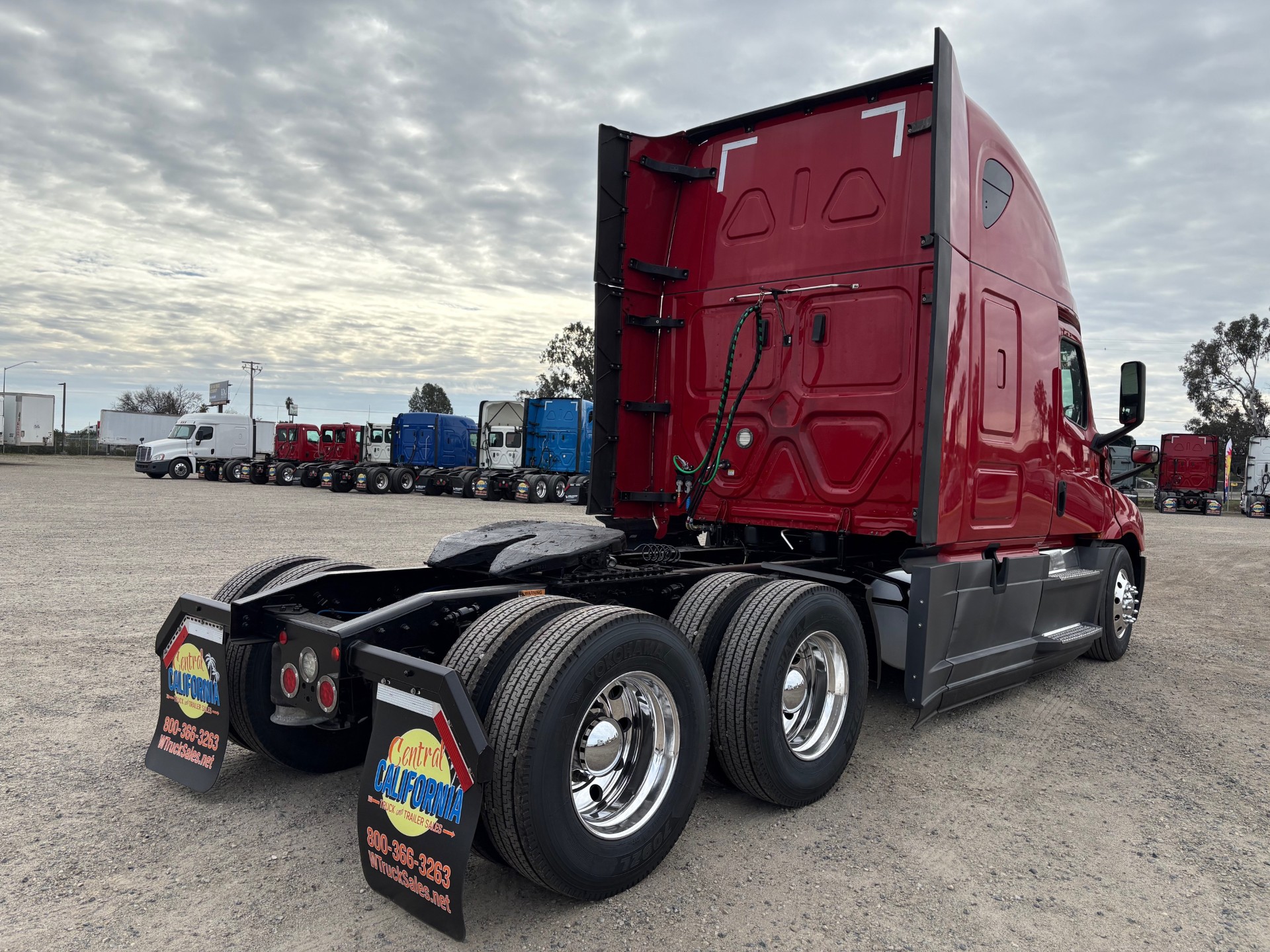 2020 FREIGHTLINER CASCADIA 126SLP - image 4
