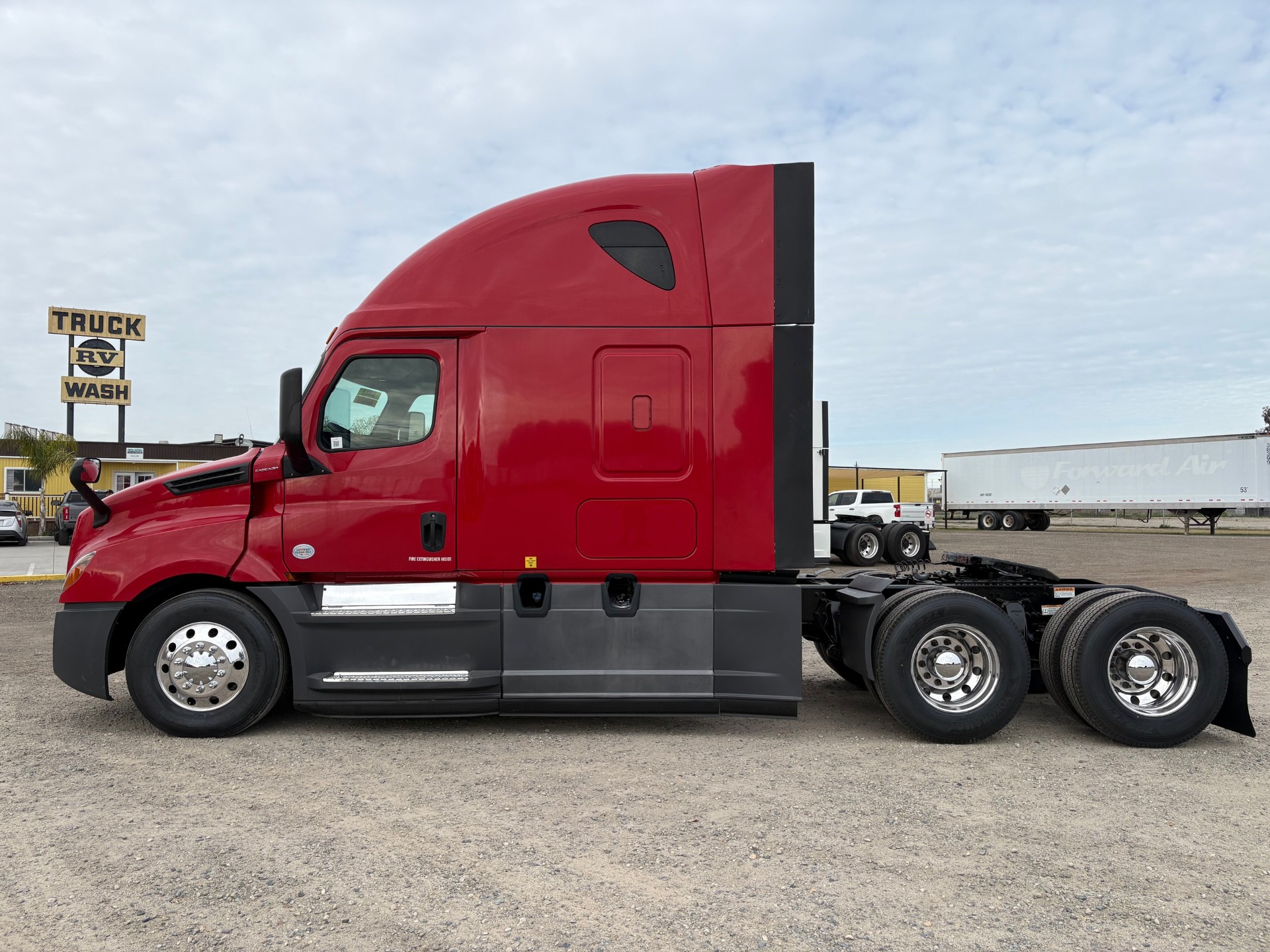 2020 FREIGHTLINER CASCADIA 126SLP - image 6