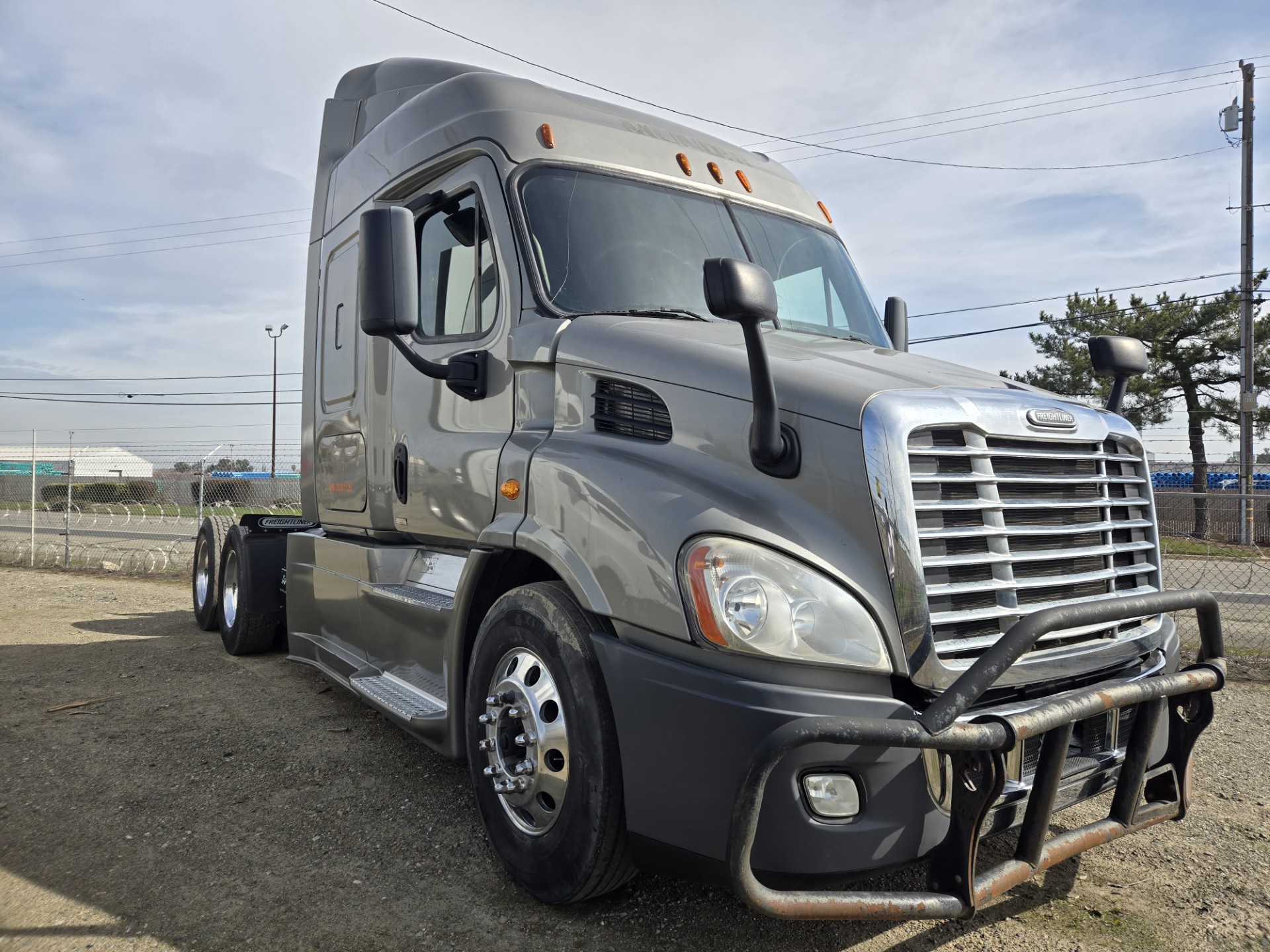 2018 FREIGHTLINER CASCADIA 113SLP - image 3