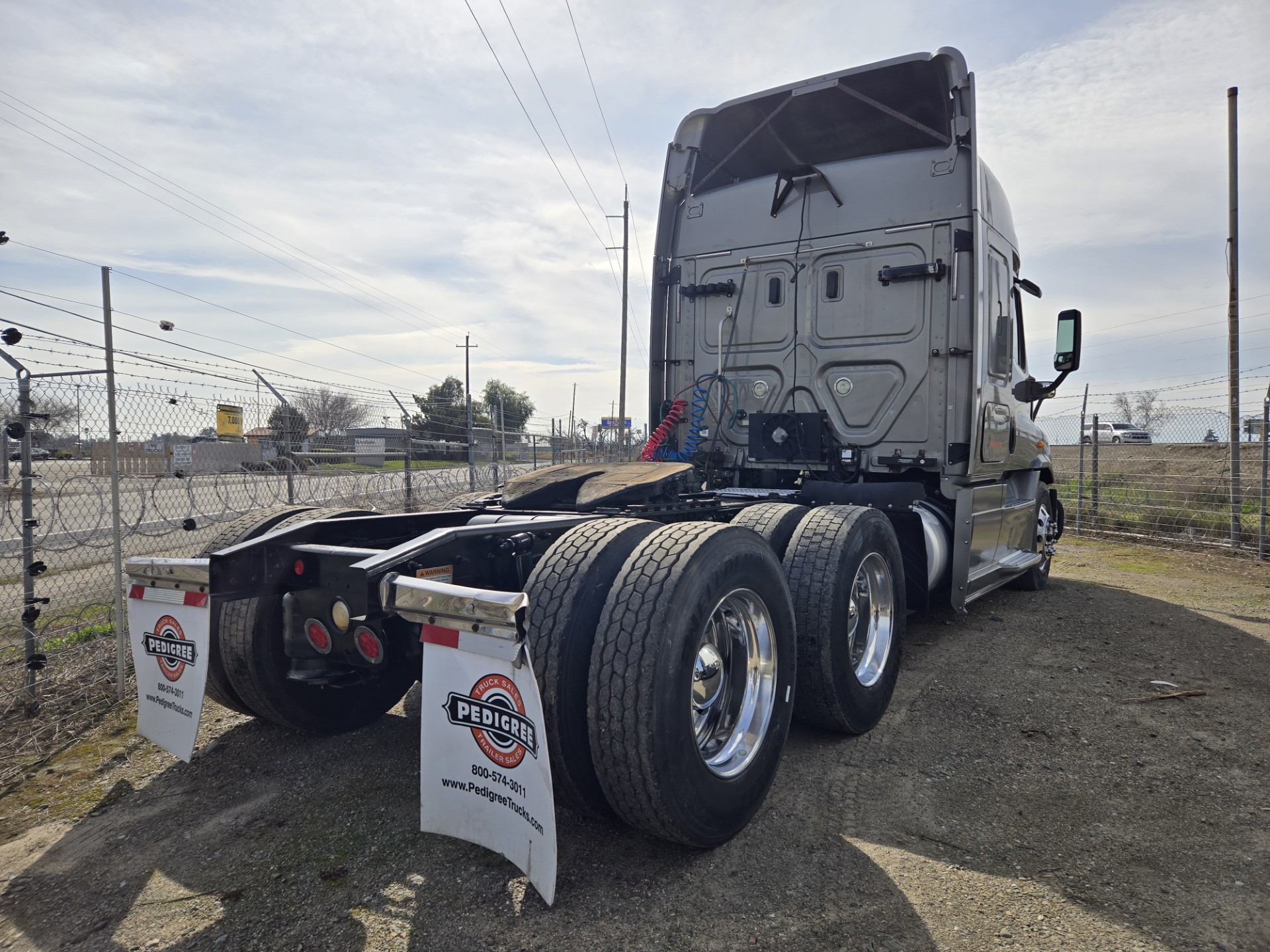 2018 FREIGHTLINER CASCADIA 113SLP - image 4
