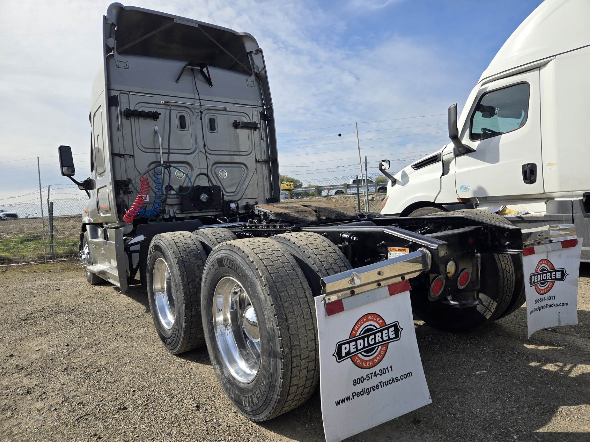 2018 FREIGHTLINER CASCADIA 113SLP - image 6