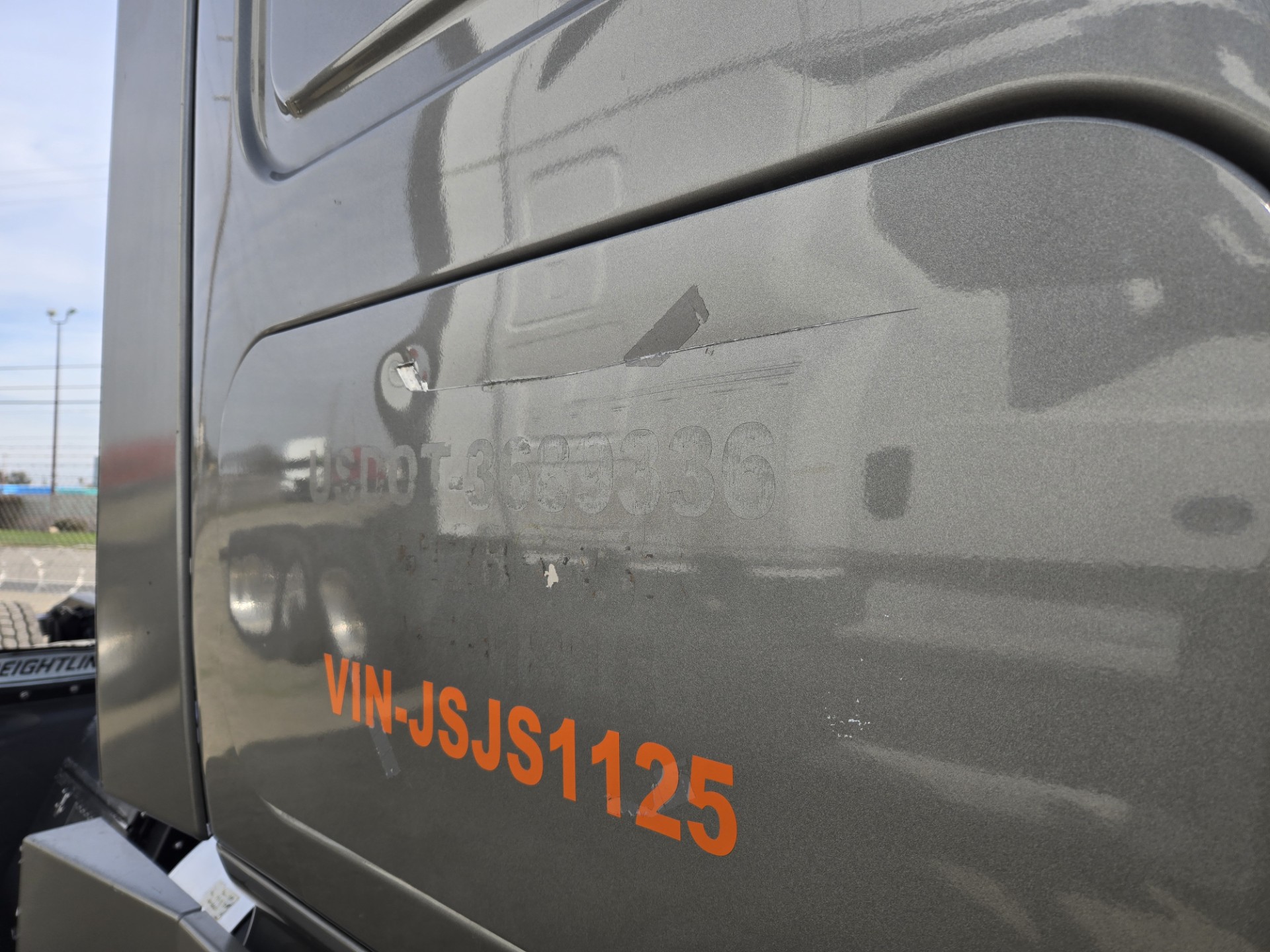 2018 FREIGHTLINER CASCADIA 113SLP - image 10