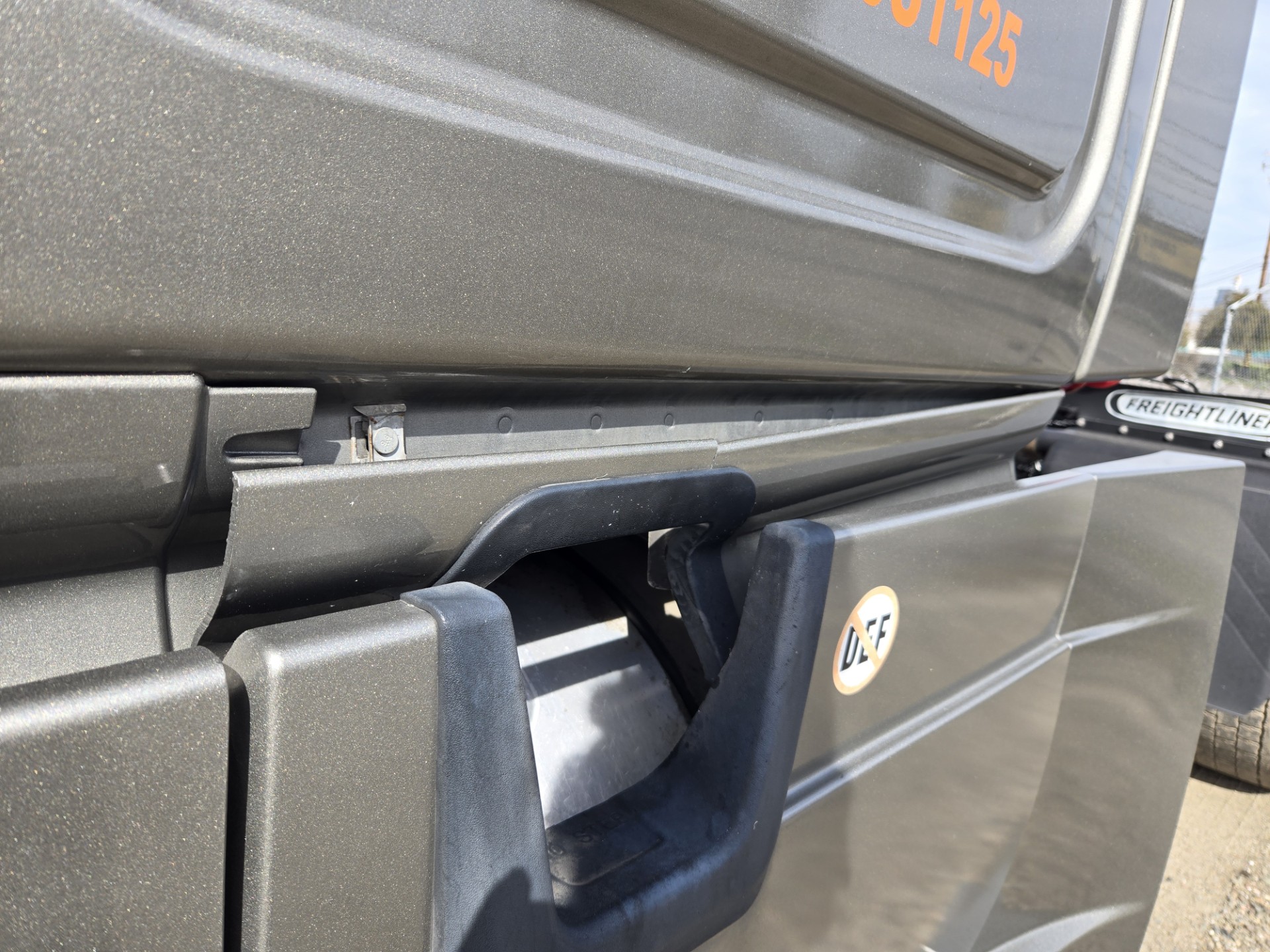 2018 FREIGHTLINER CASCADIA 113SLP - image 12